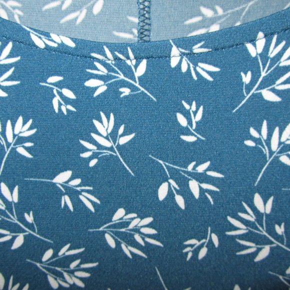 2X Plus Size Molly & Isadora Blue Spring/Summer Floral Top Knit Womens shirt - Picture 2 of 3